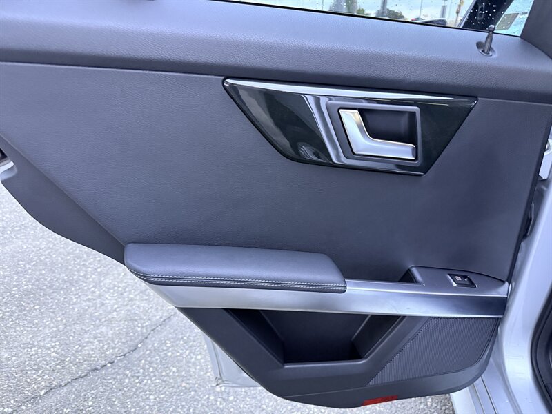 Used 2015 Mercedes-Benz GLK 350 4MATIC image 20