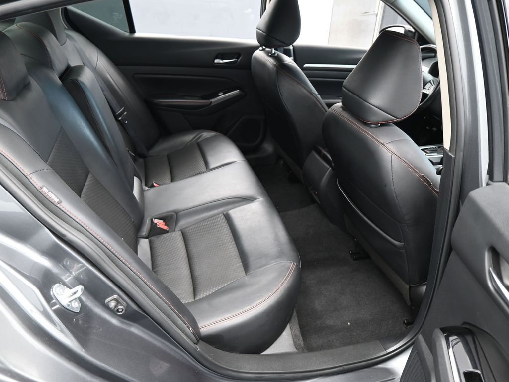 Used 2024 Nissan Altima 2.5 SR image 35