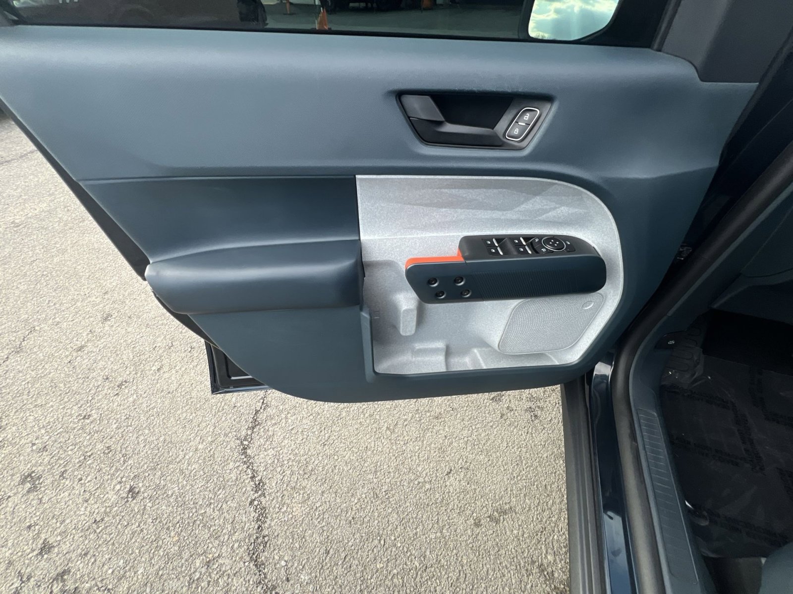 Certified 2022 Ford Maverick XLT w/ Equipment Group 300A Standard image 15