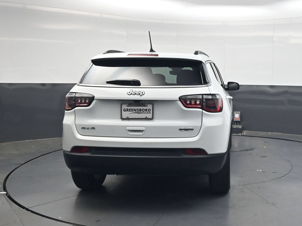 Used 2025 Jeep Compass Latitude AWD/4WD image 5