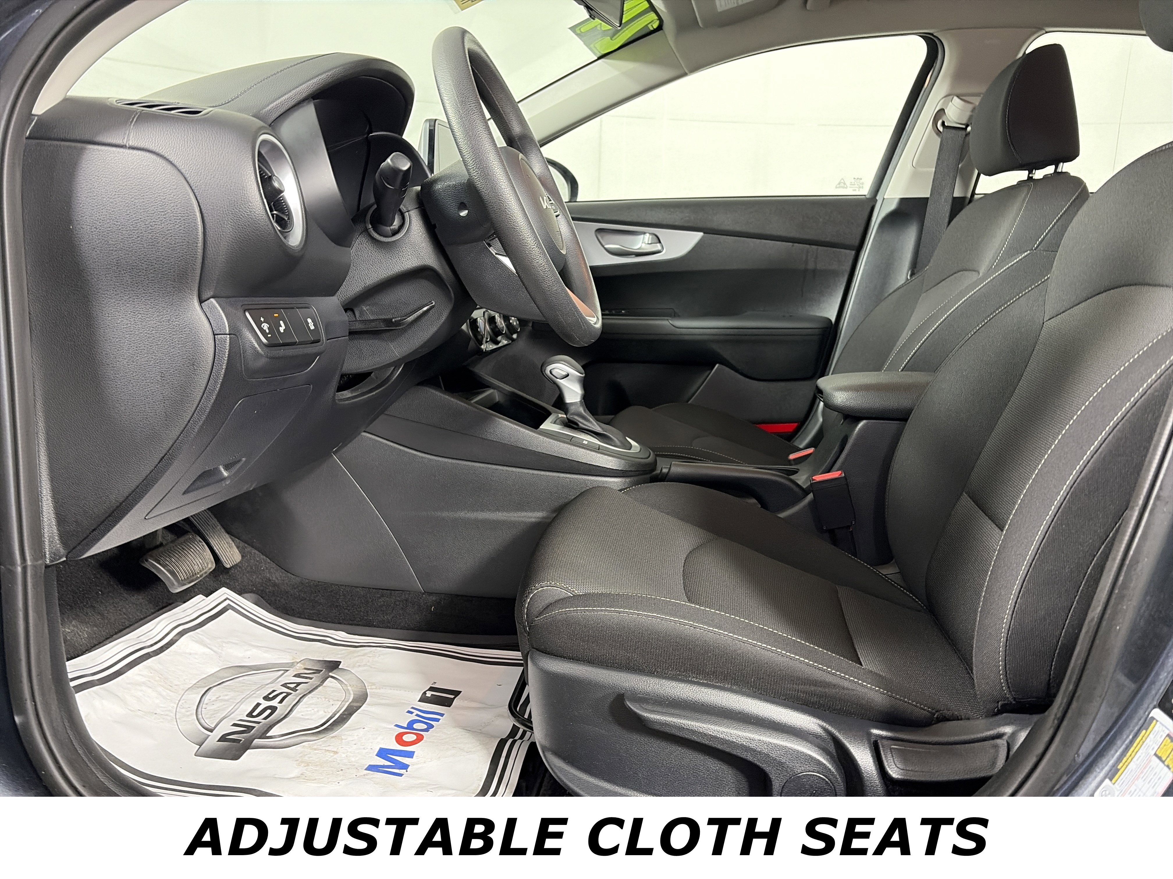 Used 2024 Kia Forte LXS w/ LXS Technology Package image 9