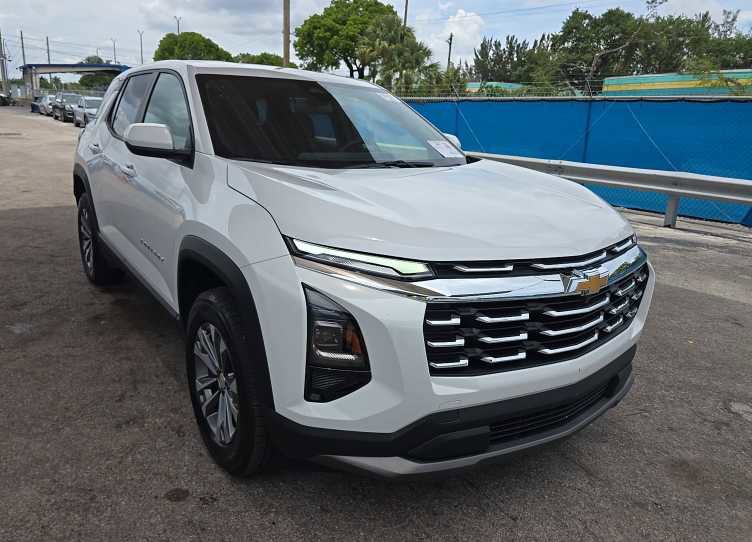 Used 2026 Chevrolet Equinox LT FWD image 2
