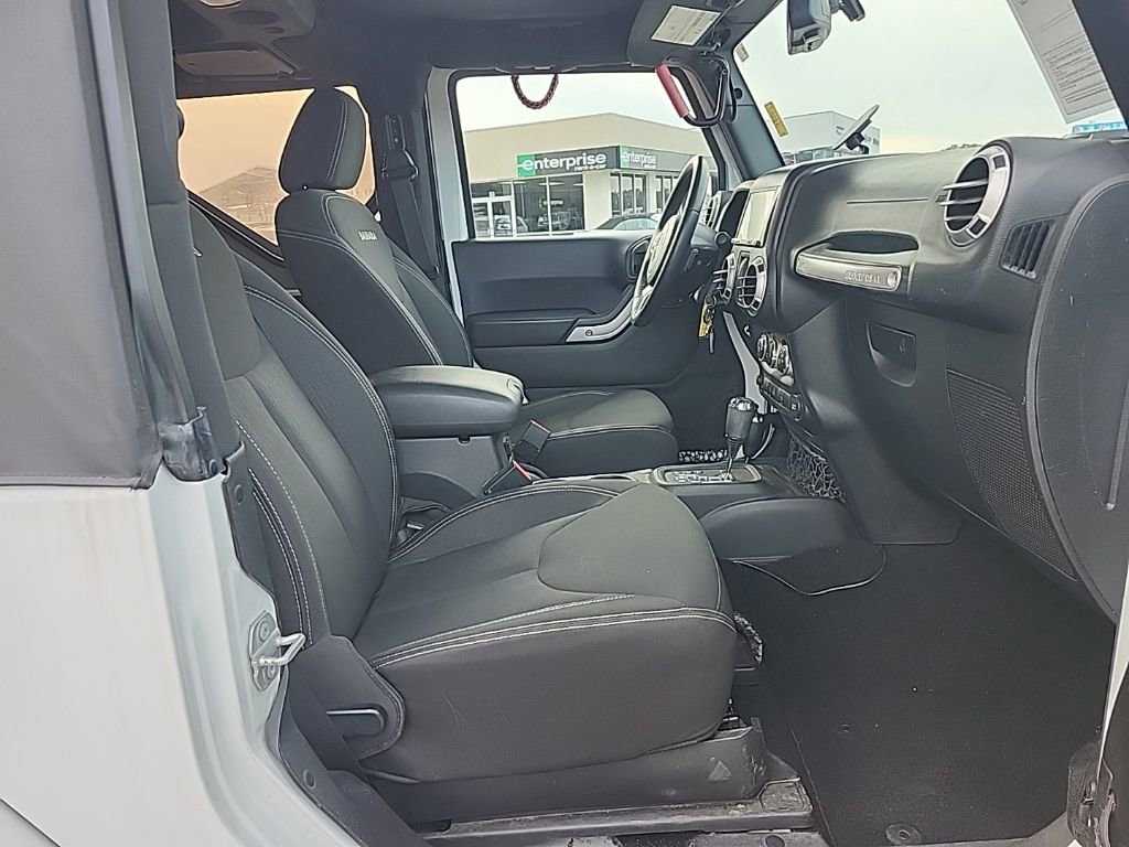 Certified 2016 Jeep Wrangler Sahara w/ Connectivity Group image 14