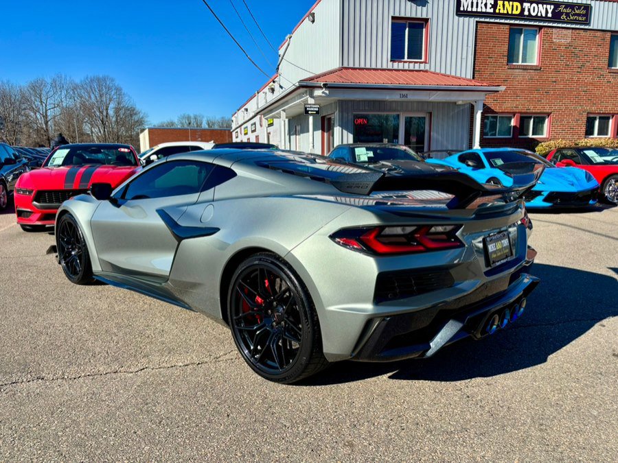 Used 2024 Chevrolet Corvette Z06 w/ Z07 Performance Package image 6
