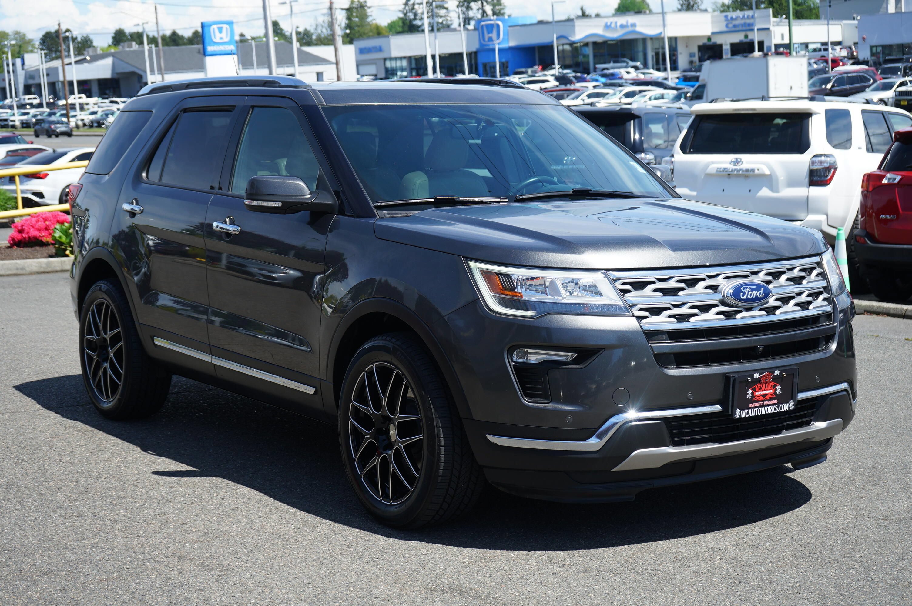 Used 2018 Ford Explorer Limited AWD/4WD image 5