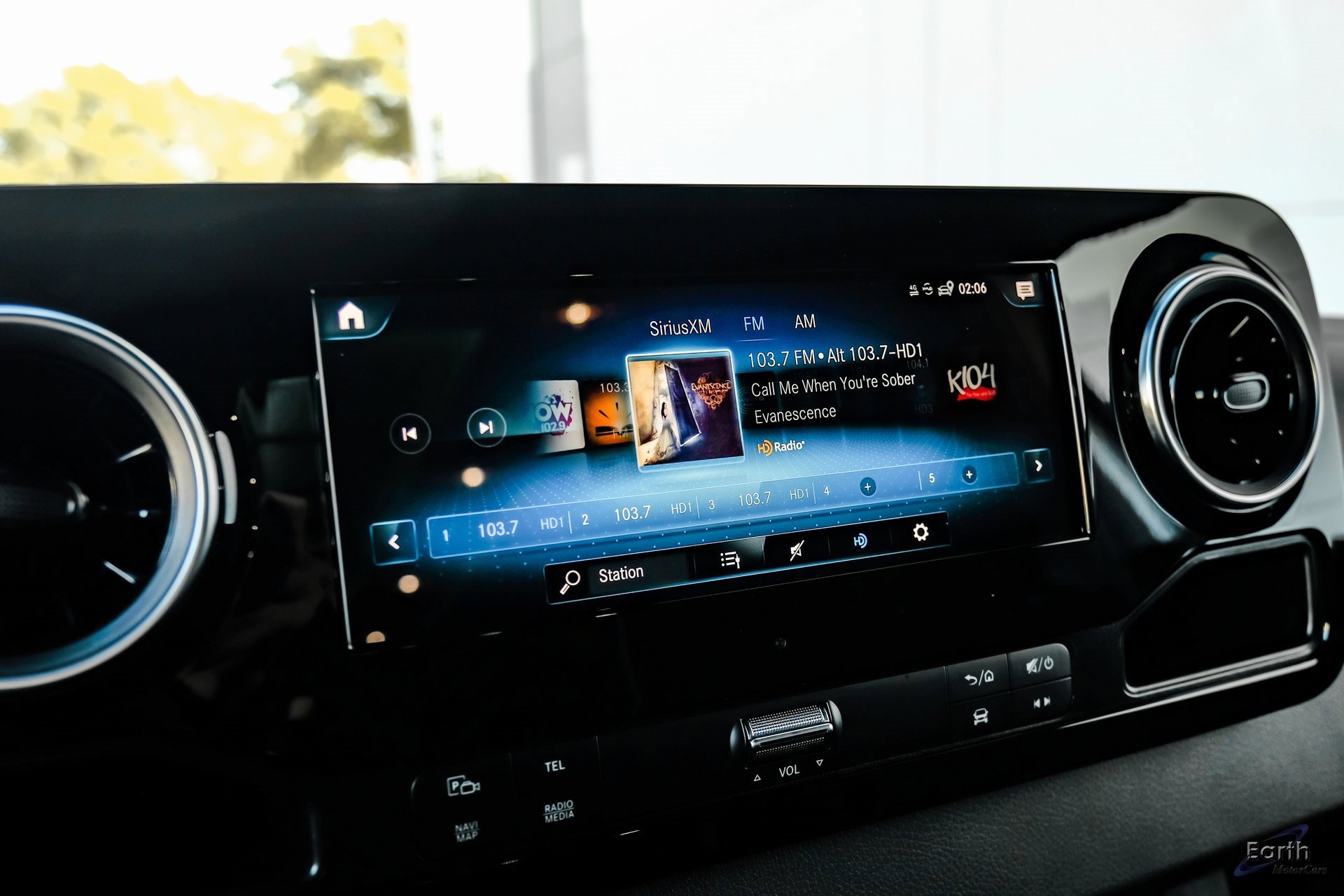 Used 2023 Mercedes-Benz Sprinter 3500 w/ Parking Package image 65