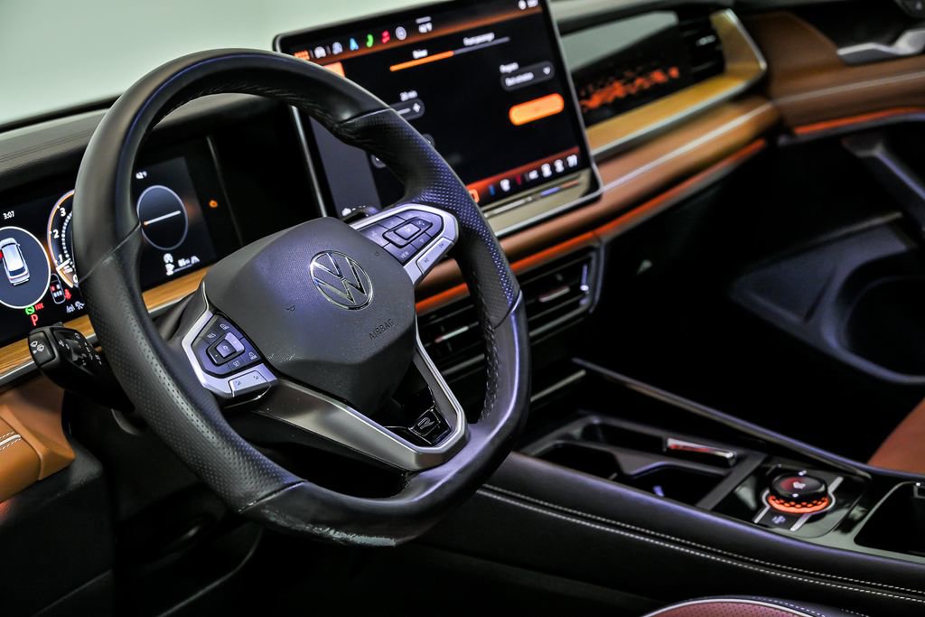 Used 2026 Volkswagen Tiguan SEL R-Line image 14