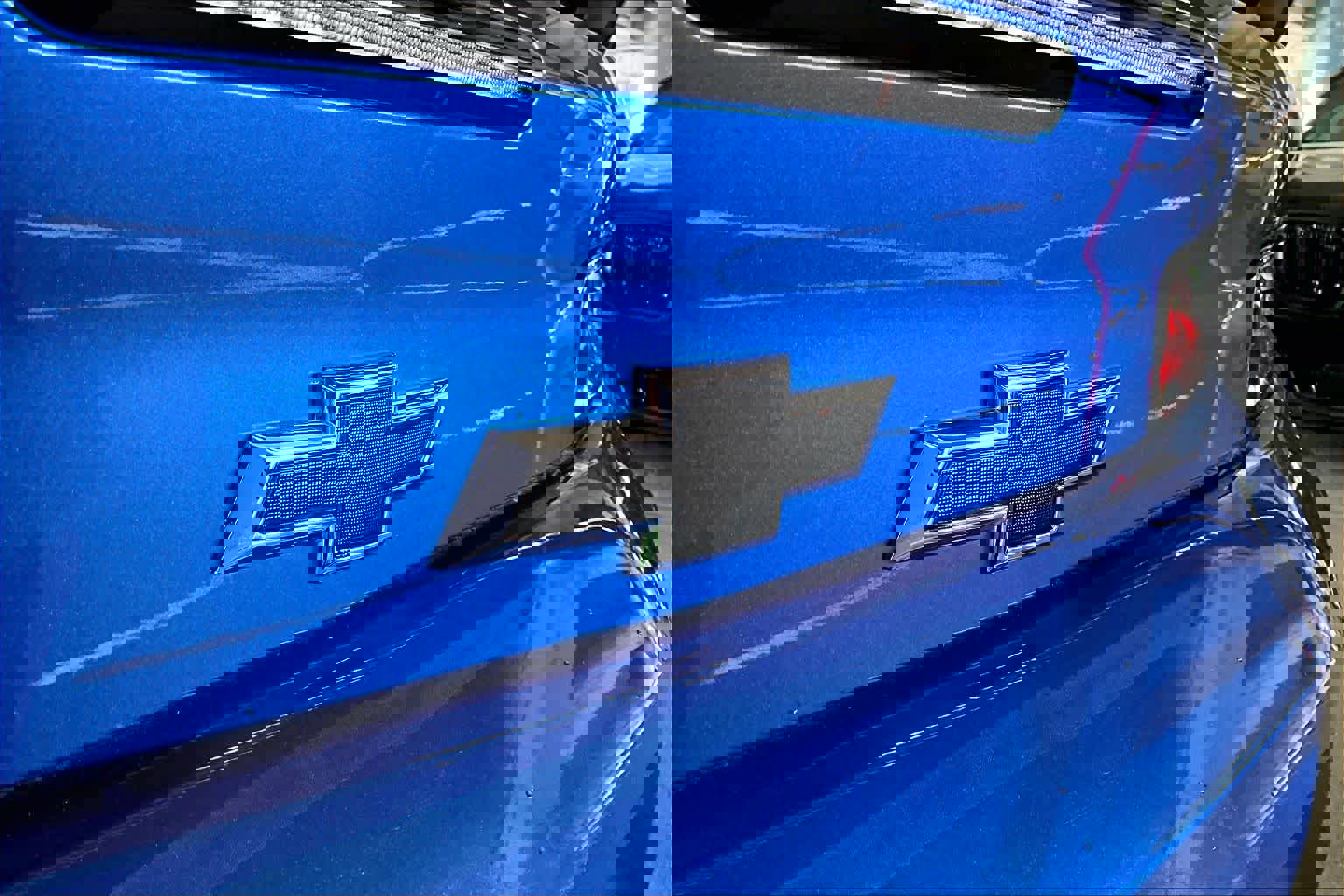 Used 2018 Chevrolet Camaro ZL1 RWD image 30