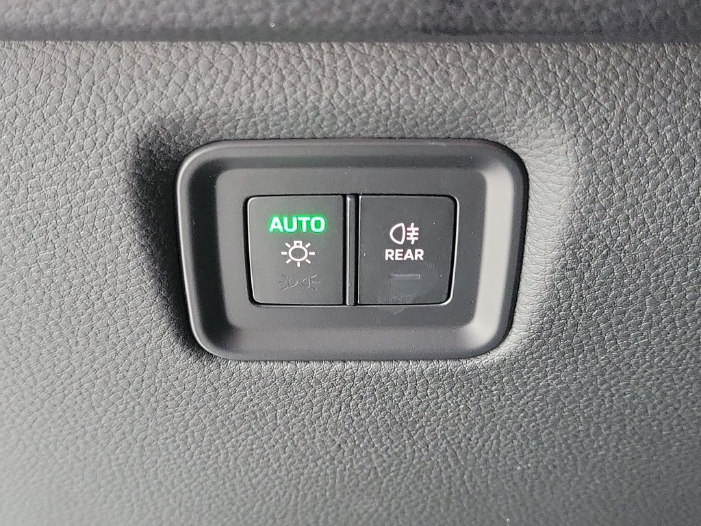 Certified 2026 Porsche Cayenne AWD/4WD image 39