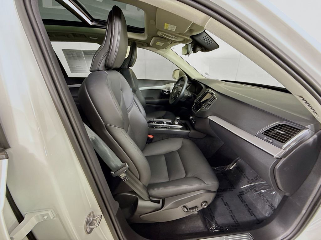 Used 2025 Volvo XC90 B5 Core w/ Climate Package AWD/4WD image 39