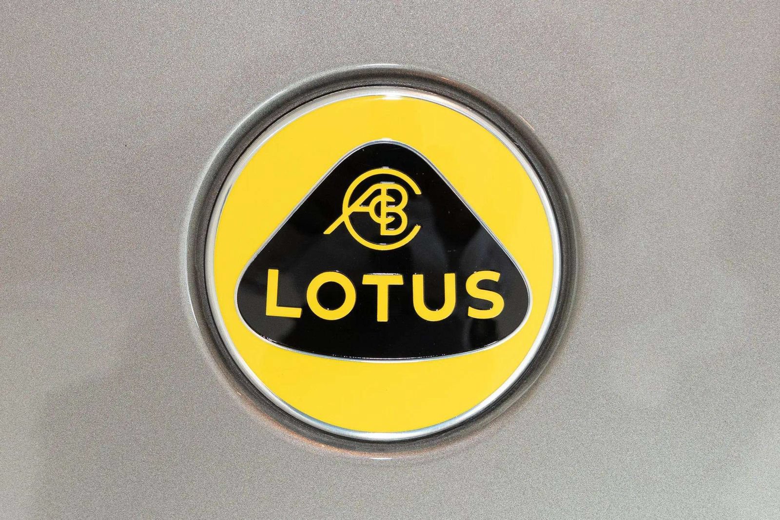 Used 2025 Lotus Emira RWD image 48
