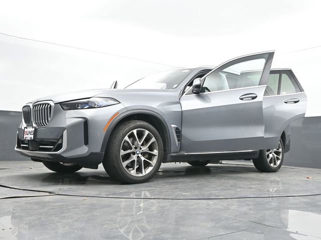 Used 2024 BMW X5 xDrive40i AWD/4WD image 69
