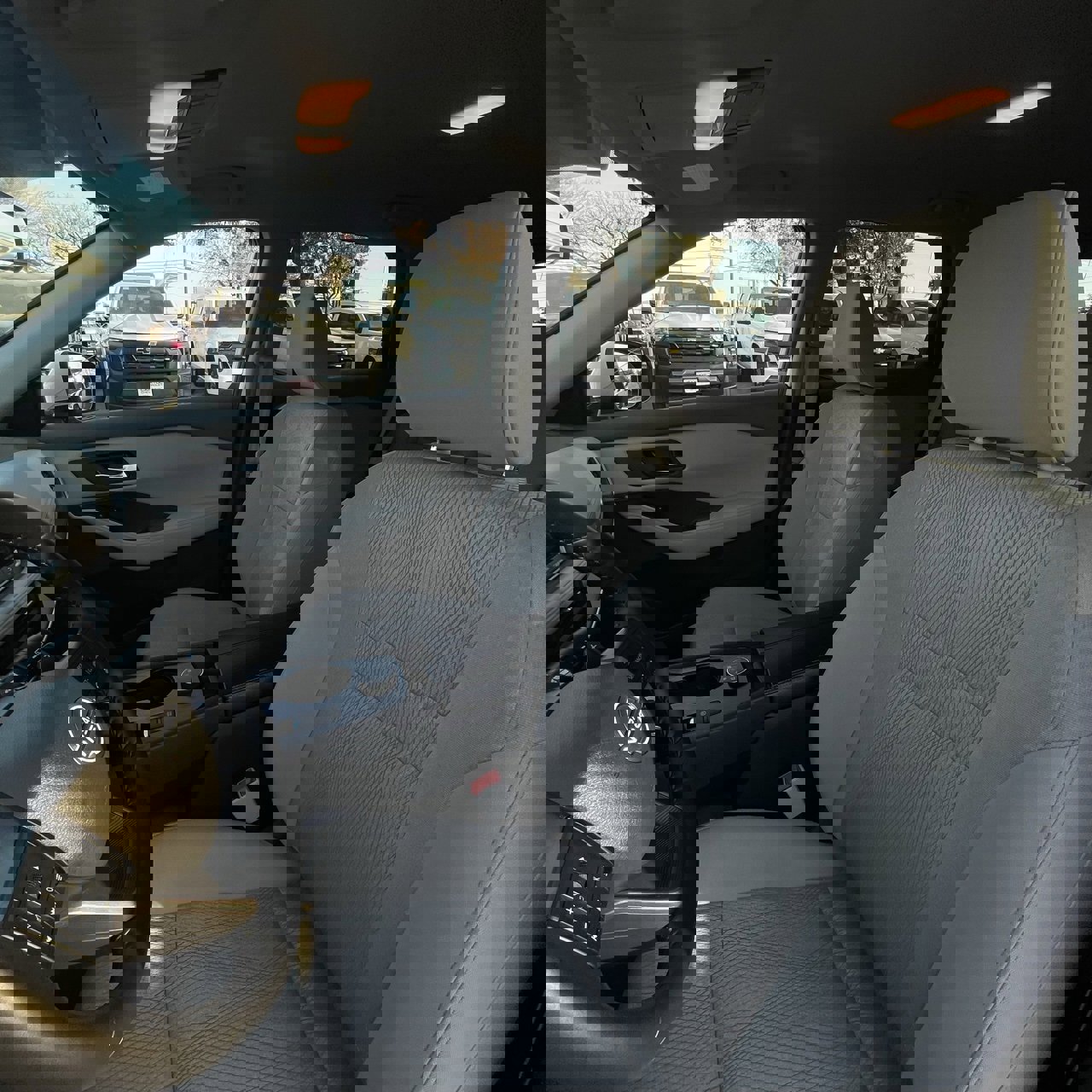 Used 2025 Nissan Rogue SV image 21