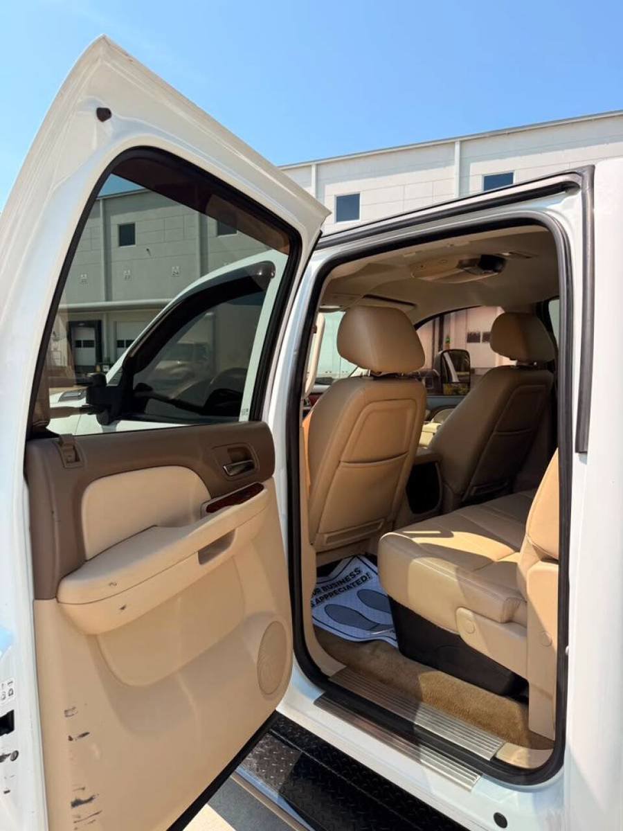 Used 2014 Chevrolet Silverado 3500 LTZ w/ LTZ Plus Package AWD/4WD image 11