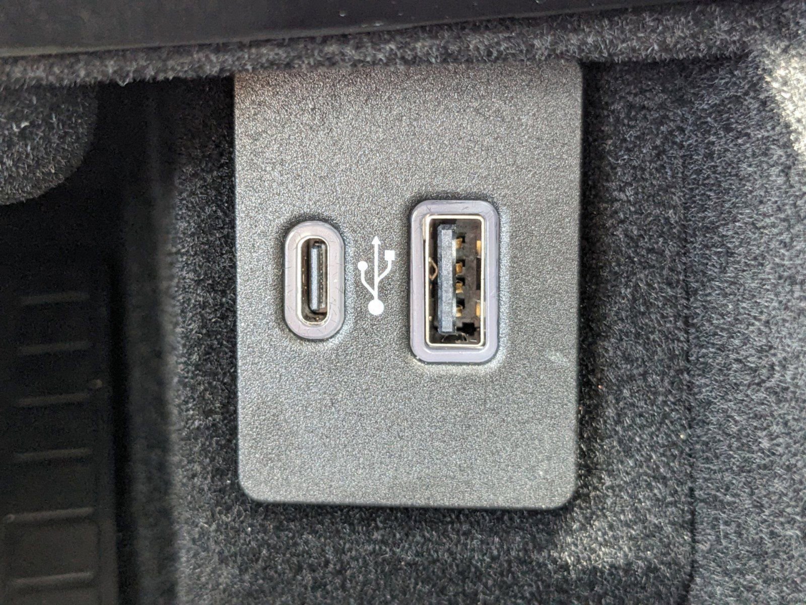 Certified 2023 Lincoln Nautilus Reserve w/ Equipment Group 201A image 22