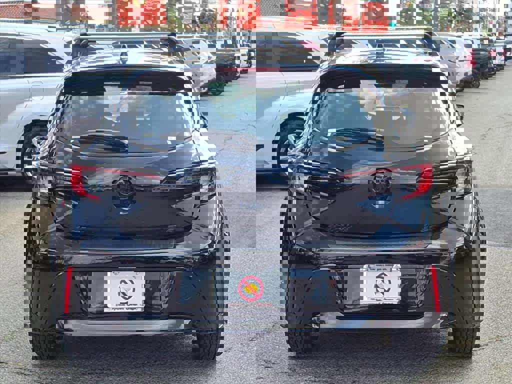 Used 2025 Toyota Corolla SE w/ SE Package image 5