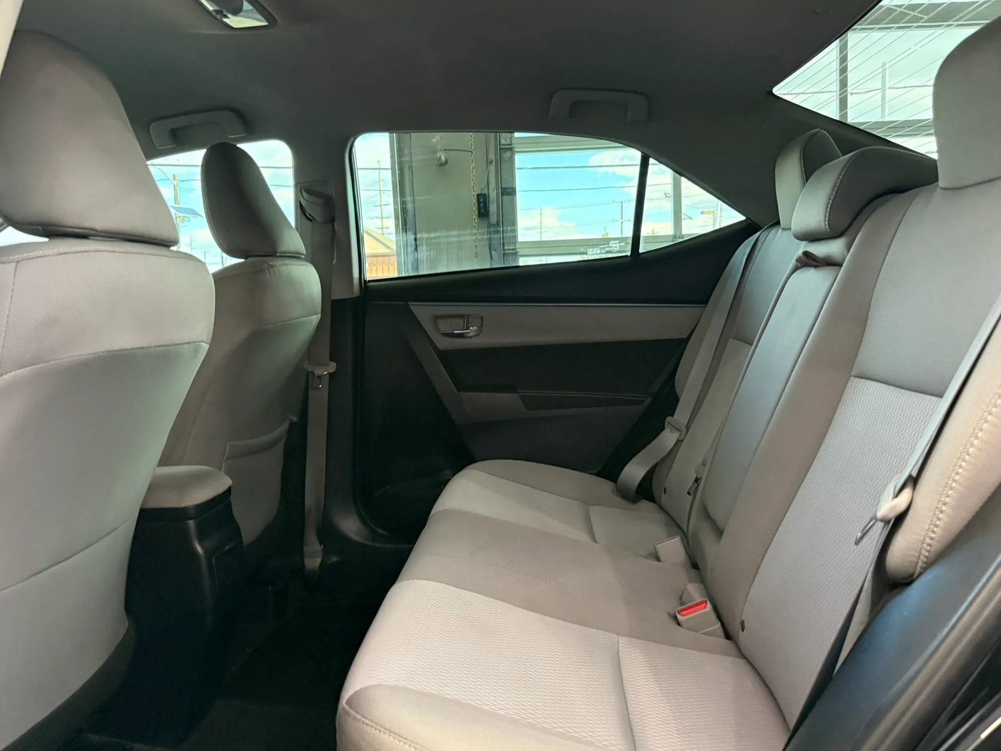 Used 2016 Toyota Corolla LE FWD image 25