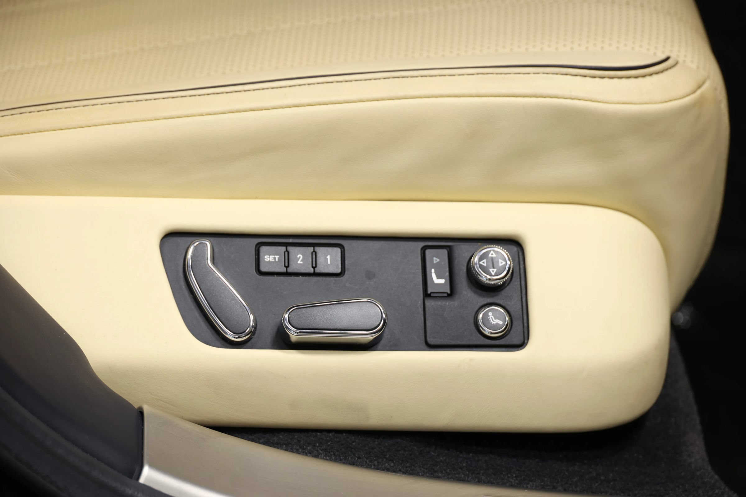 Used 2015 Bentley Flying Spur V8 AWD/4WD image 71