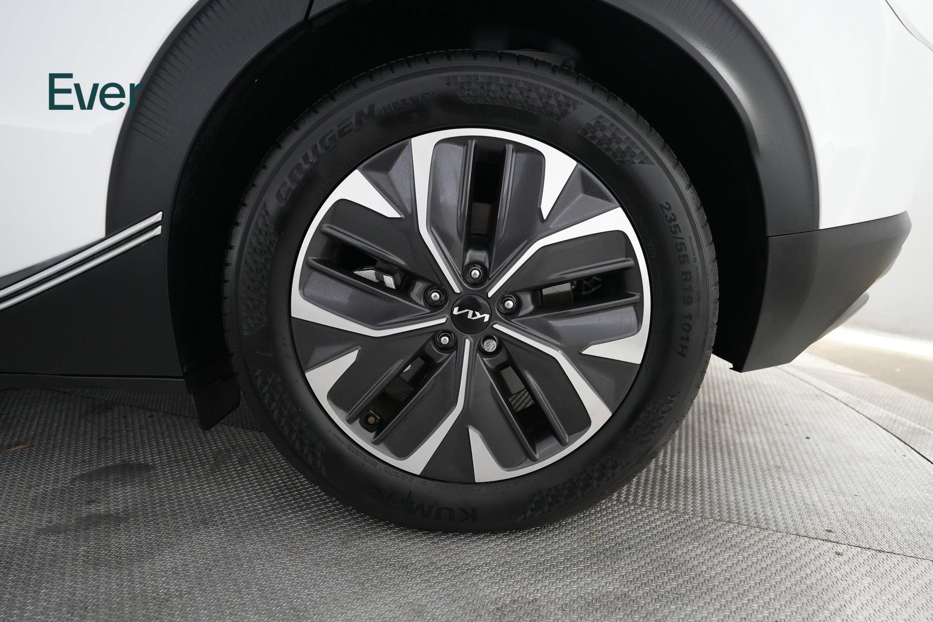 Used 2024 Kia EV6 Light RWD image 9