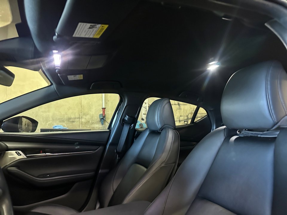 Used 2019 MAZDA MAZDA3 Hatchback w/ Preferred Package image 23