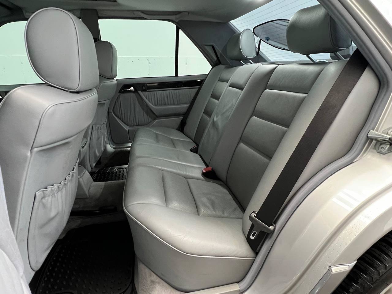 Used 1995 Mercedes-Benz E 320 Sedan image 10