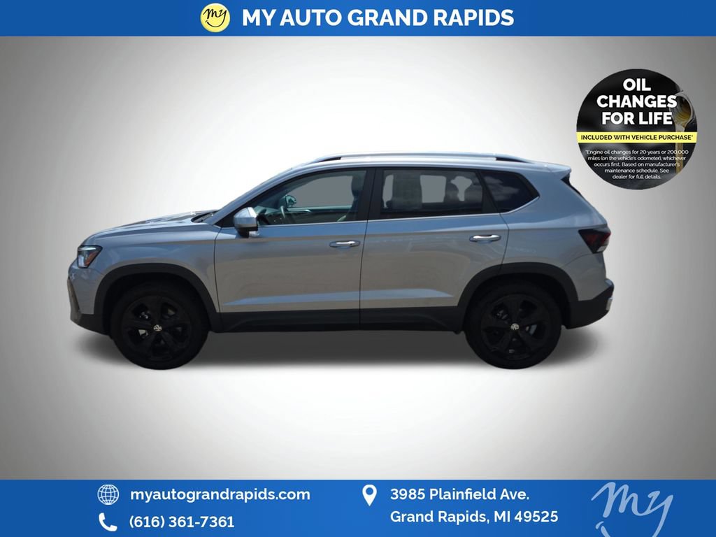 Used 2025 Volkswagen Taos SEL w/ Black Wheel Plus Package AWD/4WD image 4