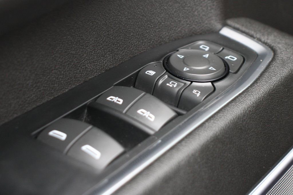 Used 2024 Chevrolet Silverado 2500 High Country w/ Technology Package image 18