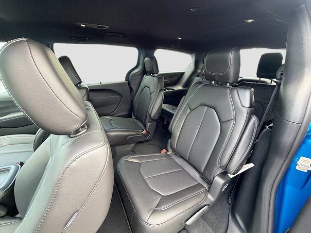 New 2027 Chrysler Pacifica Select FWD image 24