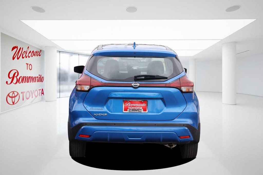 Used 2022 Nissan Kicks S FWD image 6