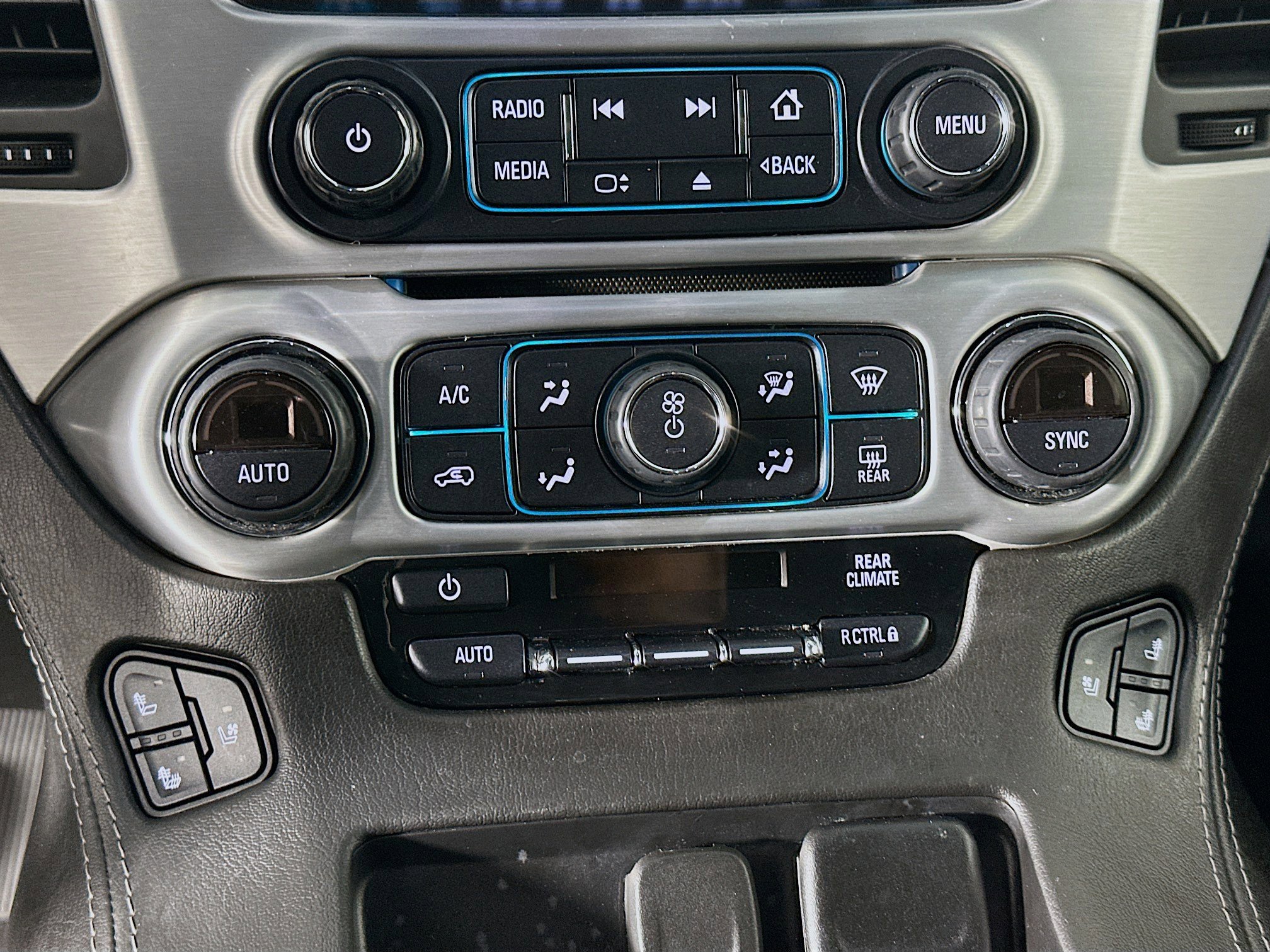 Used 2020 GMC Yukon XL SLT image 23