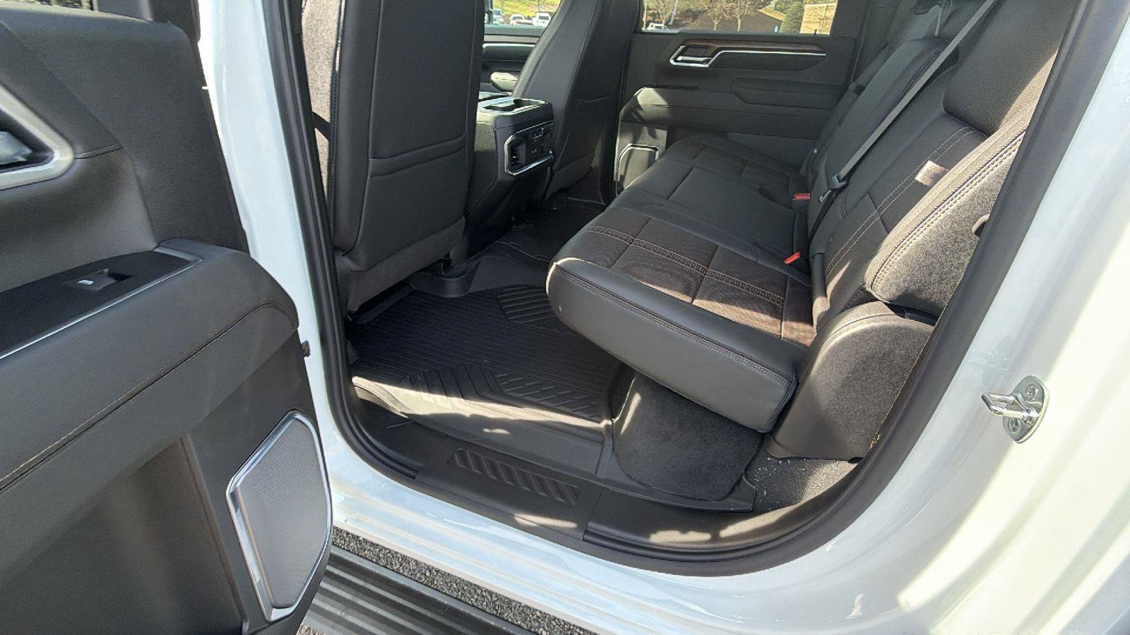 New 2026 Chevrolet Silverado 2500 High Country w/ High Country Premium Package AWD/4WD image 17