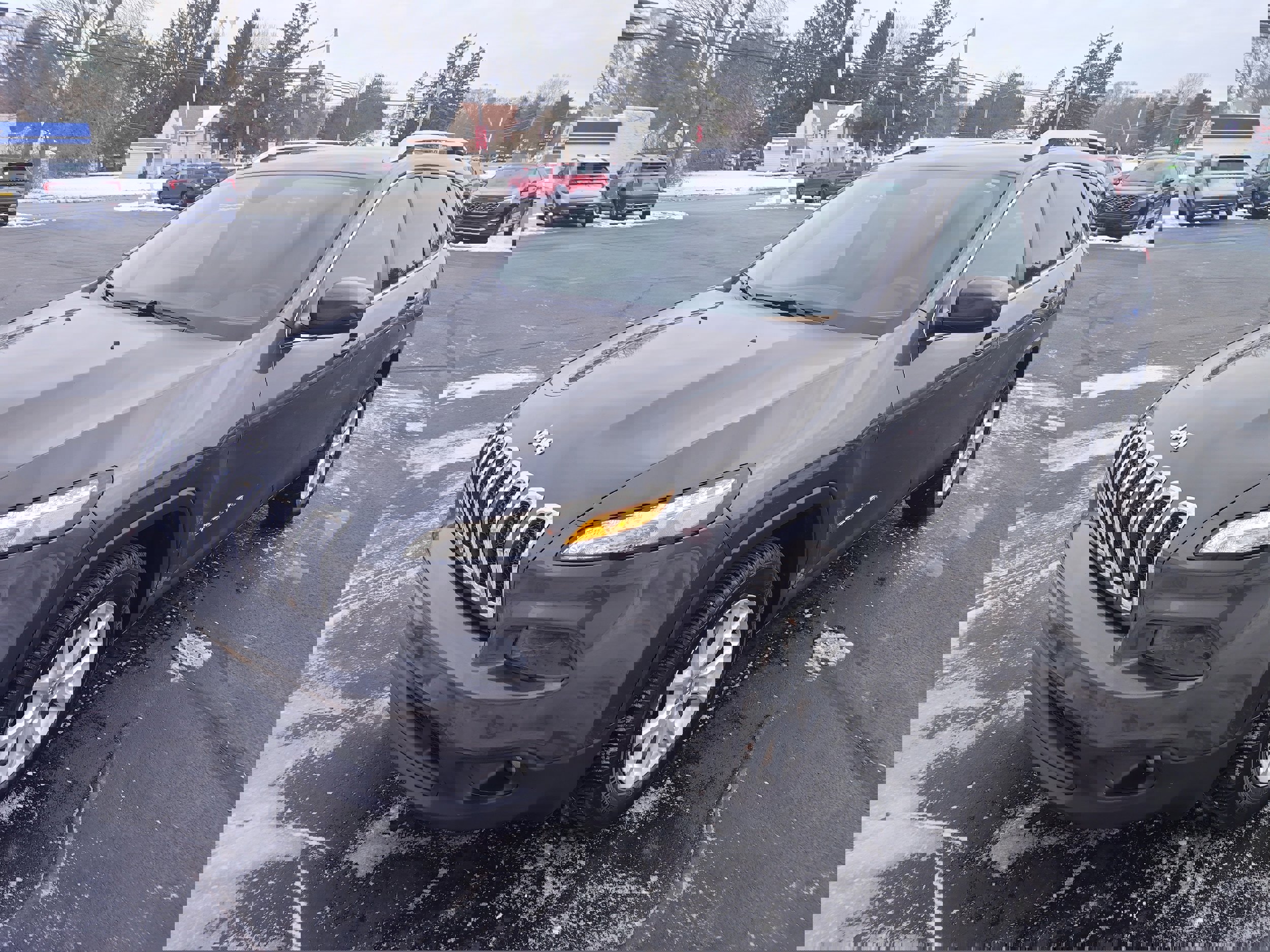 Used 2016 Jeep Cherokee Latitude w/ Cold Weather Group image 3