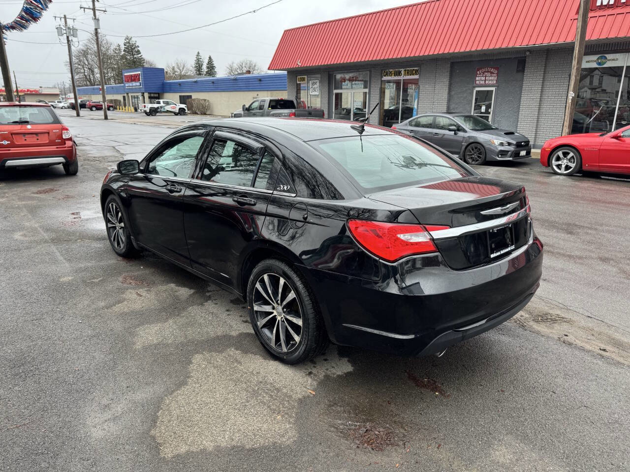 Used 2013 Chrysler 200 Touring w/ Cold Weather Group image 4