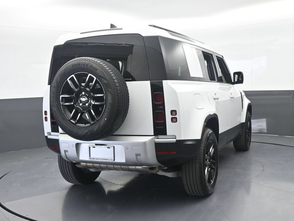 Used 2025 Land Rover Defender 110 S AWD/4WD image 5