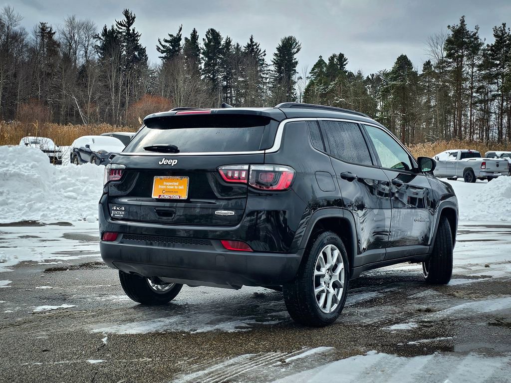 Used 2024 Jeep Compass Latitude image 3