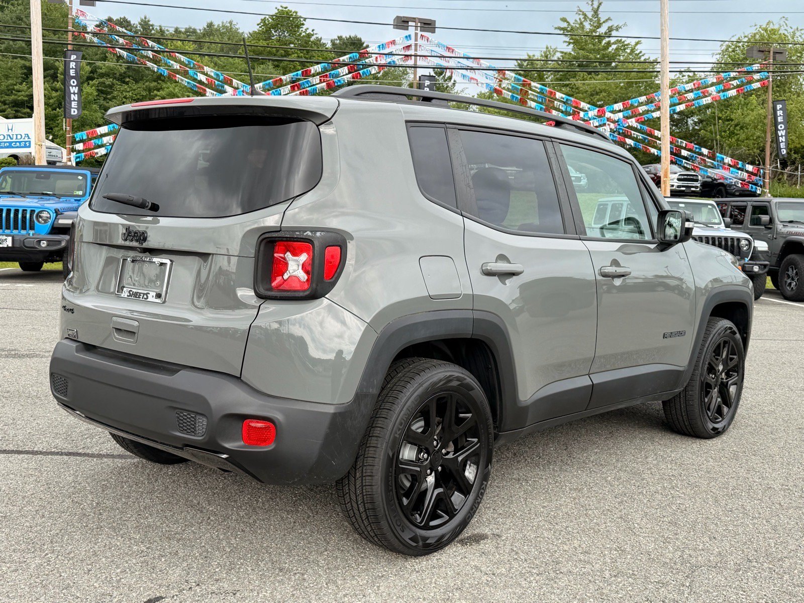 Used 2022 Jeep Renegade Altitude w/ Convenience Group AWD/4WD image 6