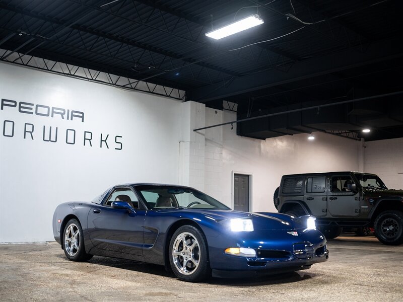 Used 2004 Chevrolet Corvette Coupe w/ Preferred Equipment Group RWD image 3