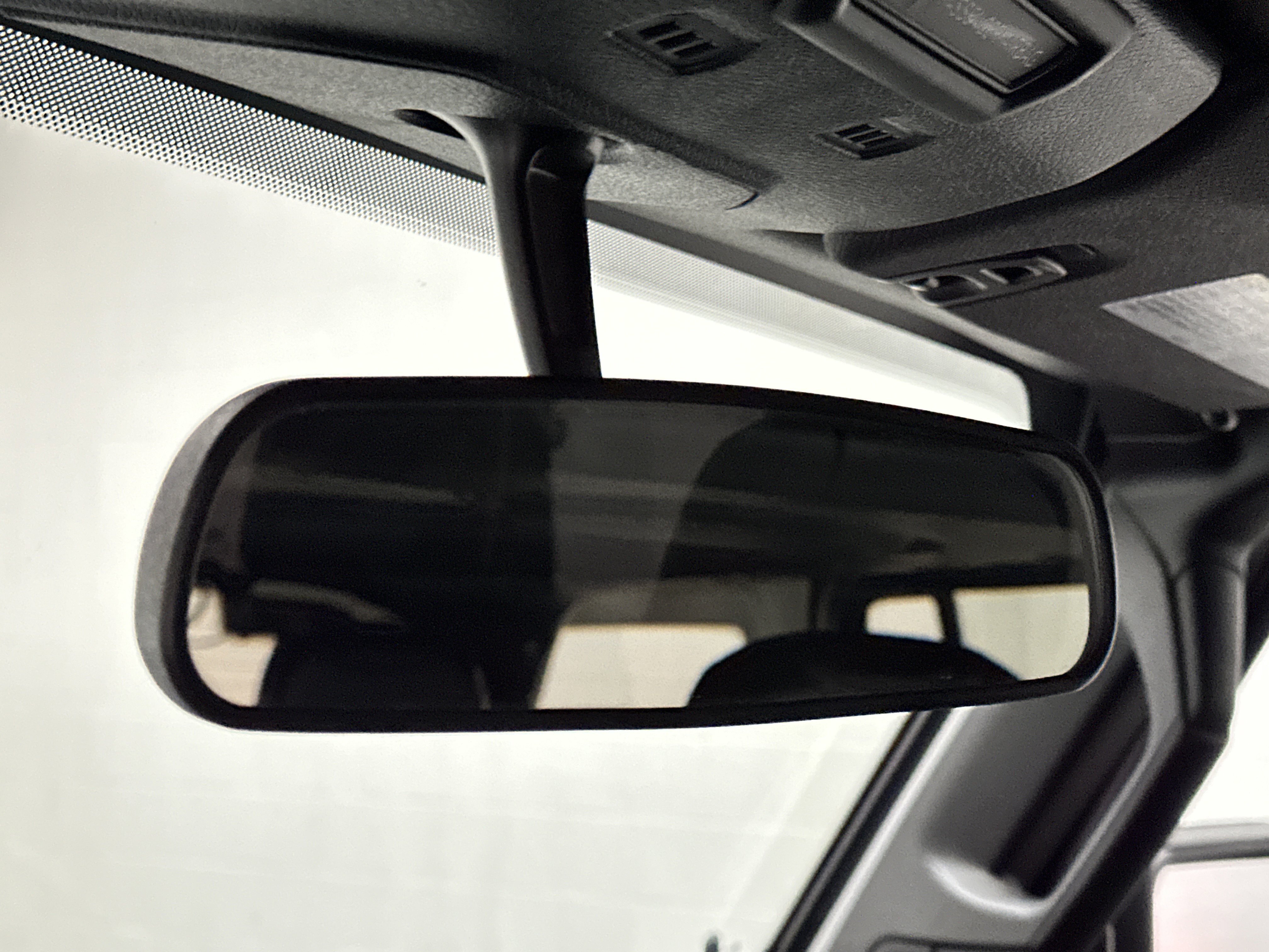 Used 2018 Jeep Wrangler Unlimited Sahara image 32