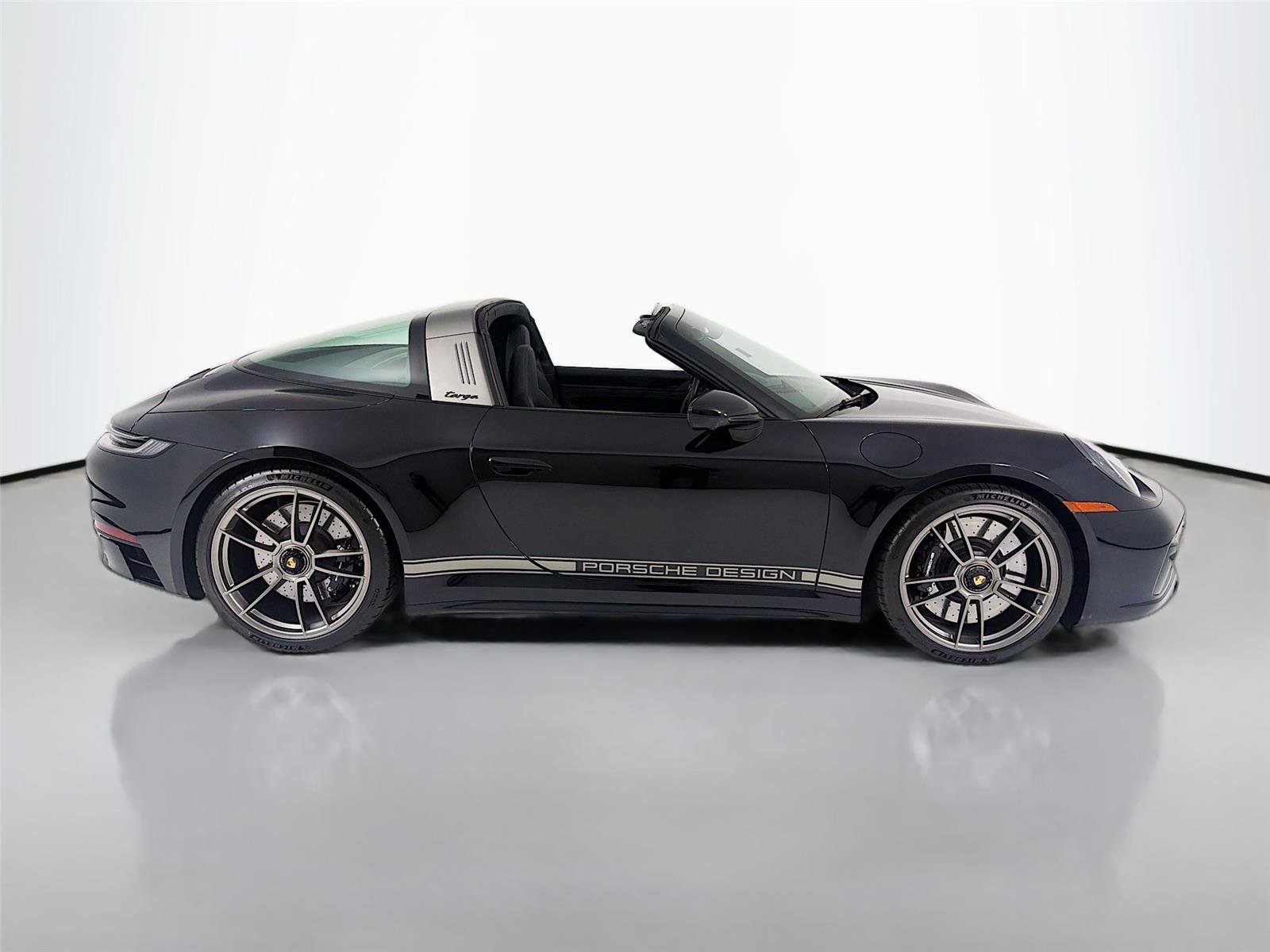 Certified 2023 Porsche 911 50th Anniversary Edition AWD/4WD image 33