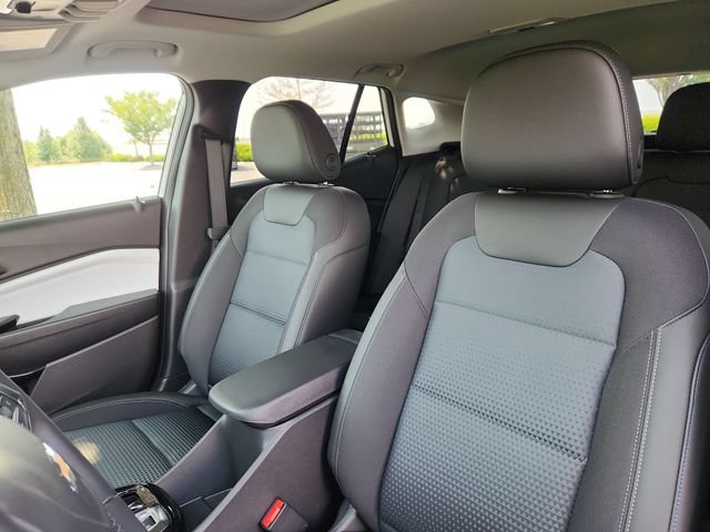 New 2026 Chevrolet Trax LT w/ Sunroof Package FWD image 13