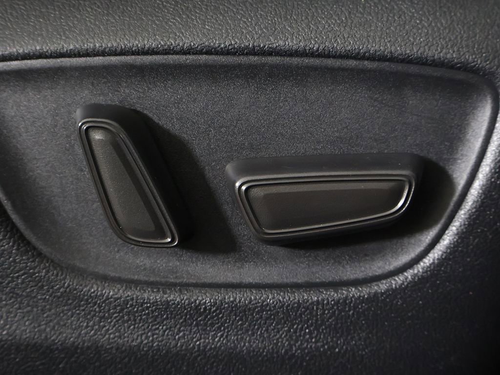 Used 2021 Toyota Highlander XLE image 36