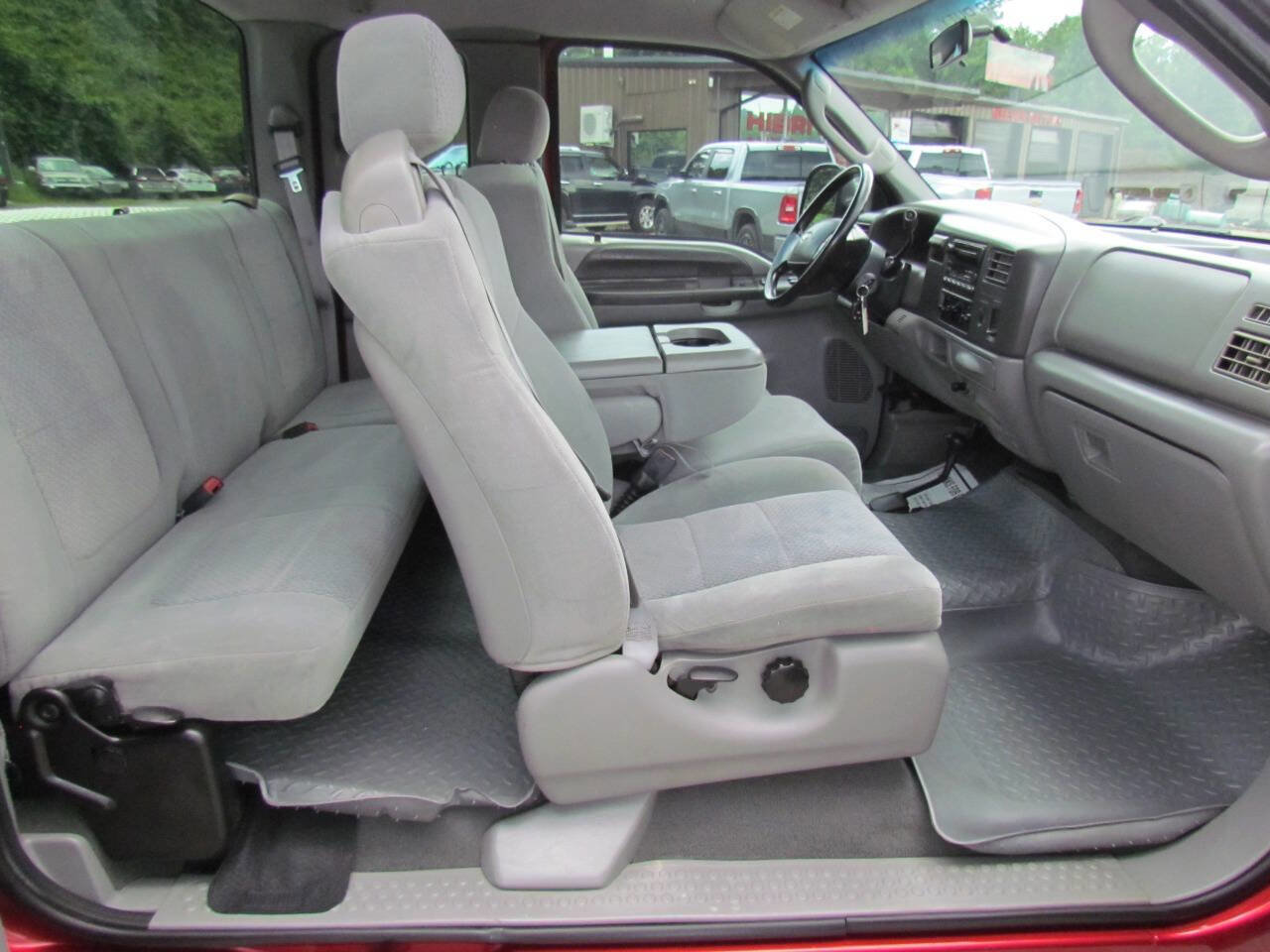 Used 2003 Ford F250 XLT image 12