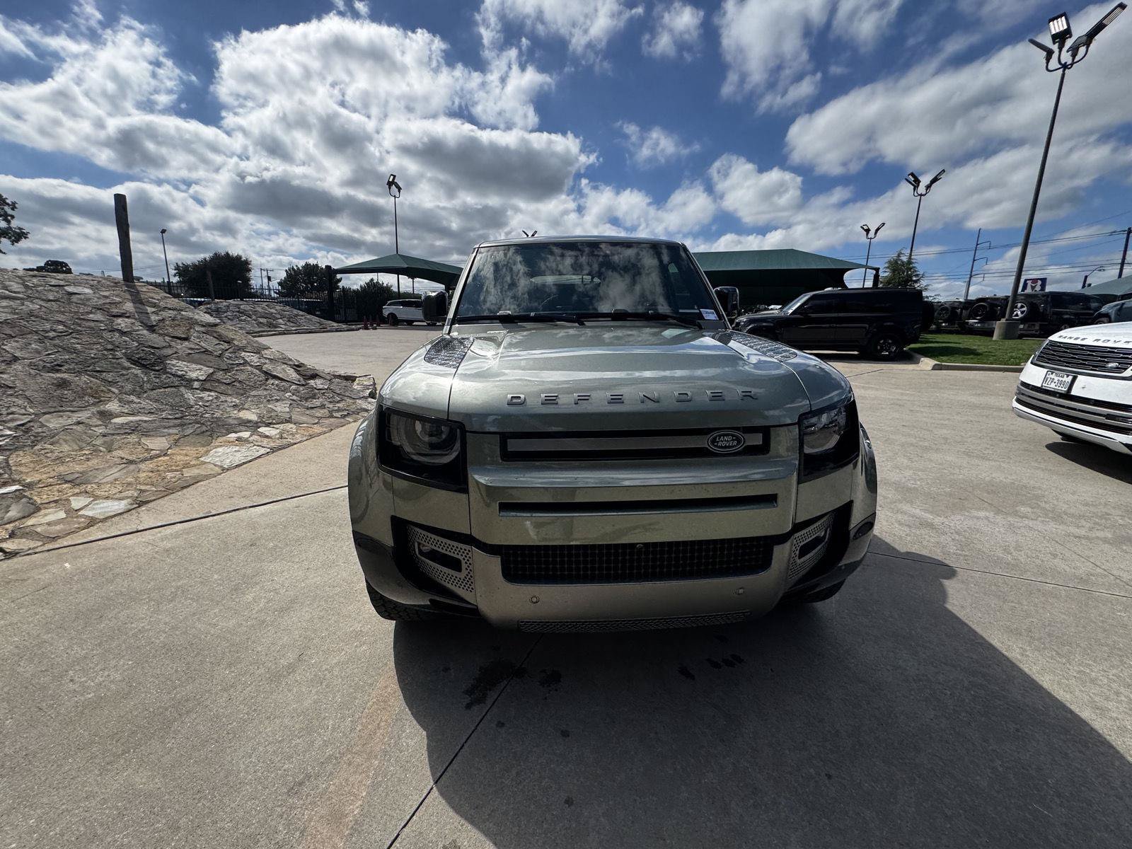 Certified 2025 Land Rover Defender 110 X-Dynamic SE AWD/4WD image 14