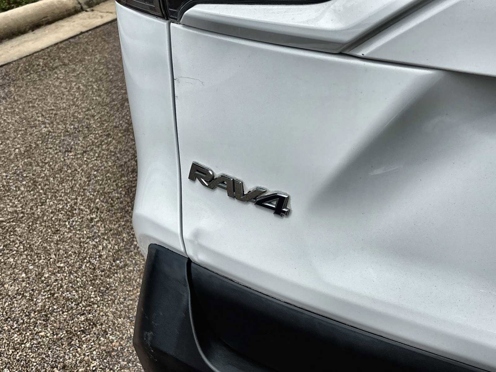 Used 2019 Toyota RAV4 XLE AWD/4WD image 15