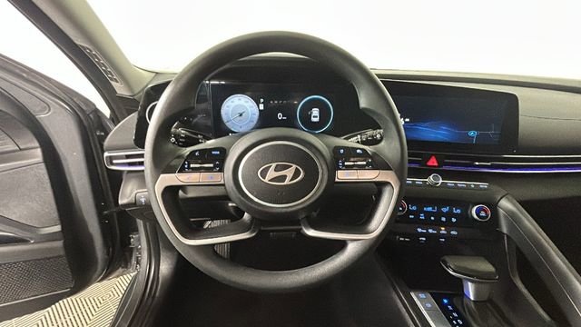 Used 2024 Hyundai Elantra SEL FWD image 15