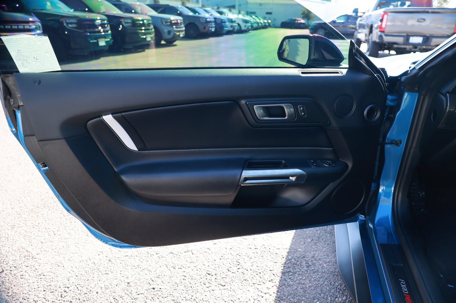 Used 2021 Ford Mustang Shelby GT500 w/ Technology Package RWD image 24