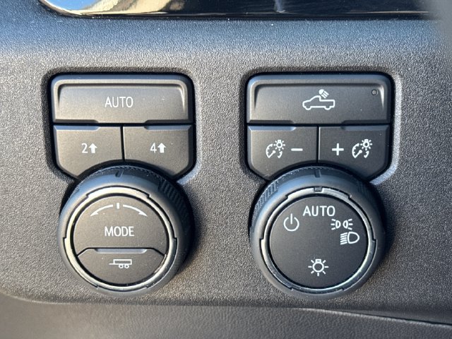 Used 2023 Chevrolet Silverado 1500 LT AWD/4WD image 29