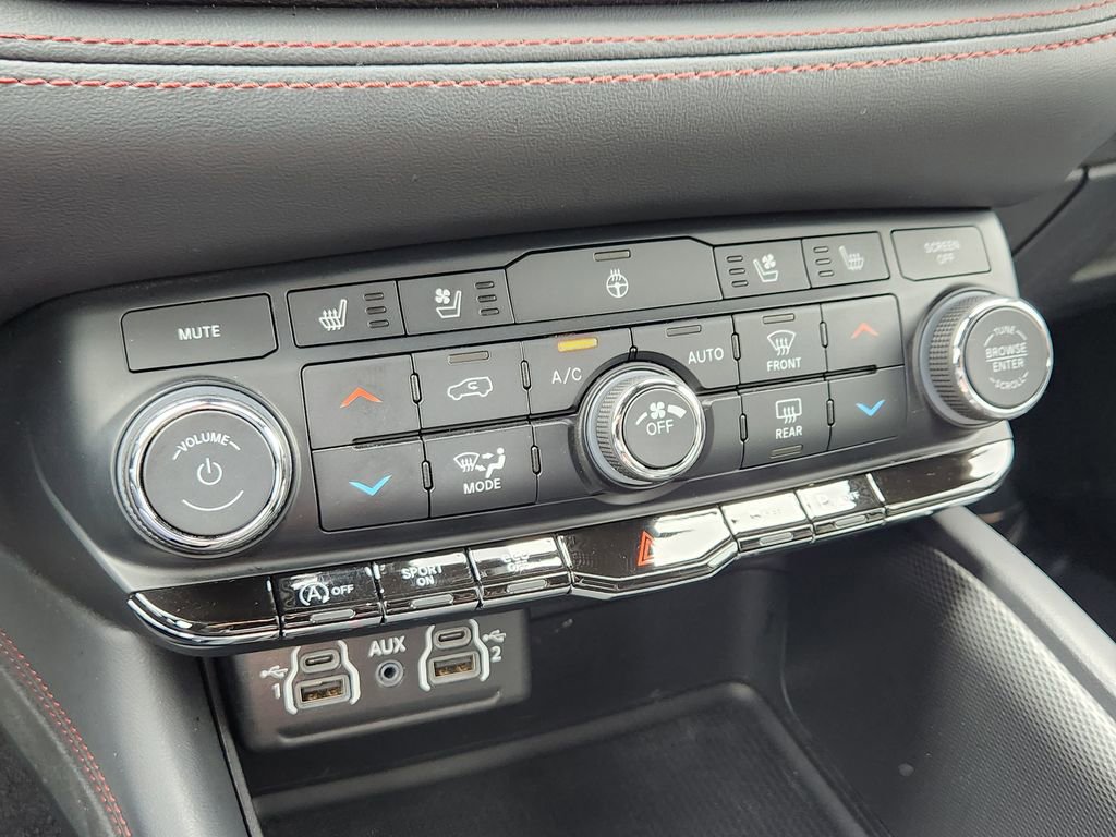 Used 2024 Dodge Durango GT image 9