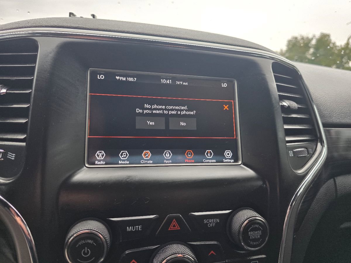 Used 2020 Jeep Grand Cherokee Laredo image 37