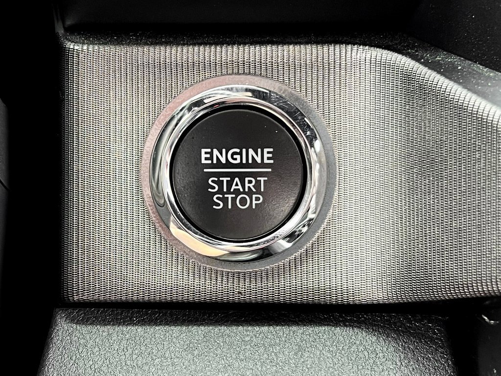 Used 2025 Ford F250 Platinum image 9
